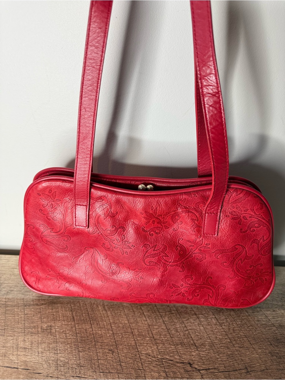 DANIER Vintage Red Leather Kisslock Shoulder Bag Purse Filagree Pattern - Picture 6 of 16